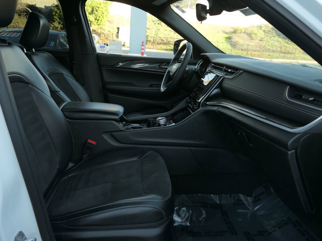 Used 2023 Jeep Grand Cherokee L Laredo image 24