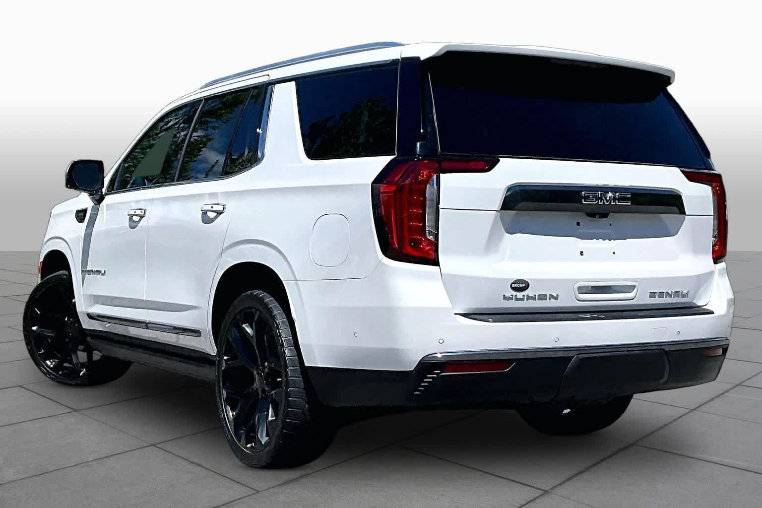 Used 2023 GMC Yukon Denali Ultimate AWD/4WD image 12