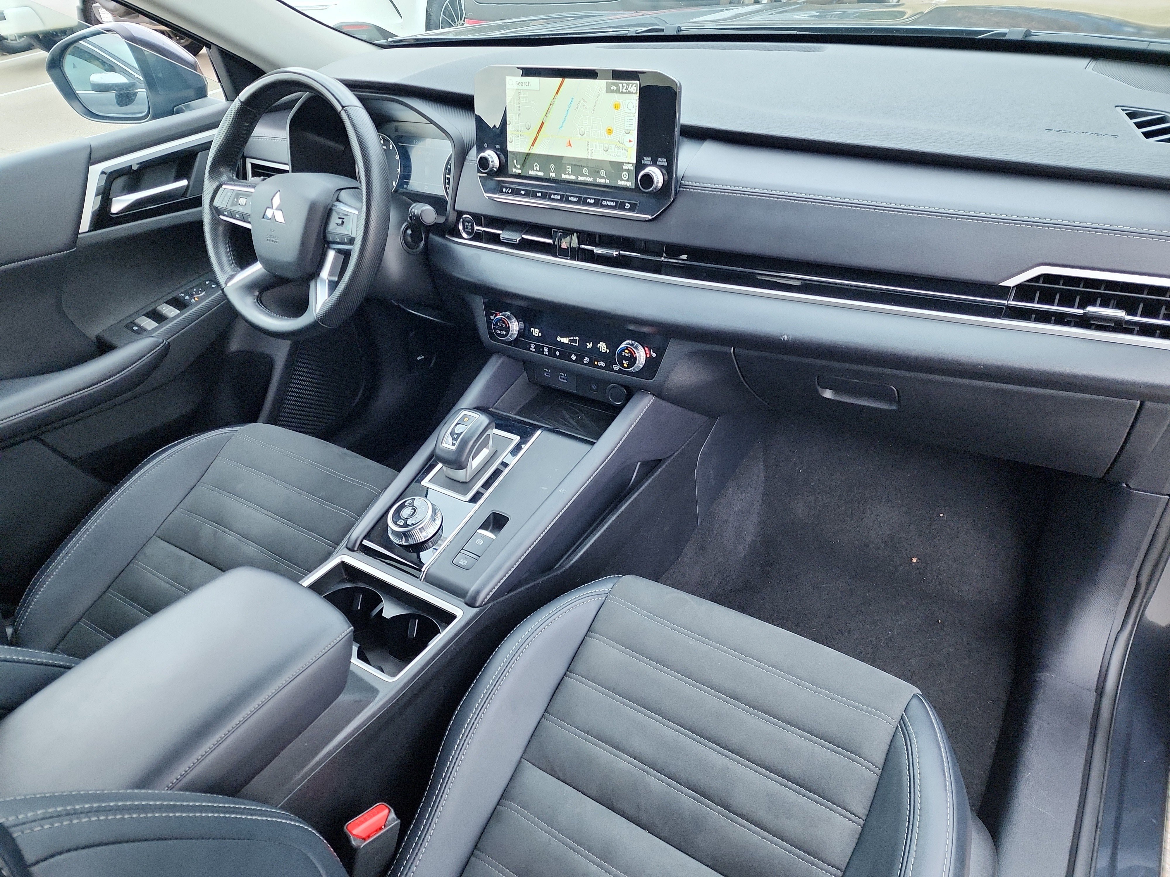 Used 2024 Mitsubishi Outlander SE image 16