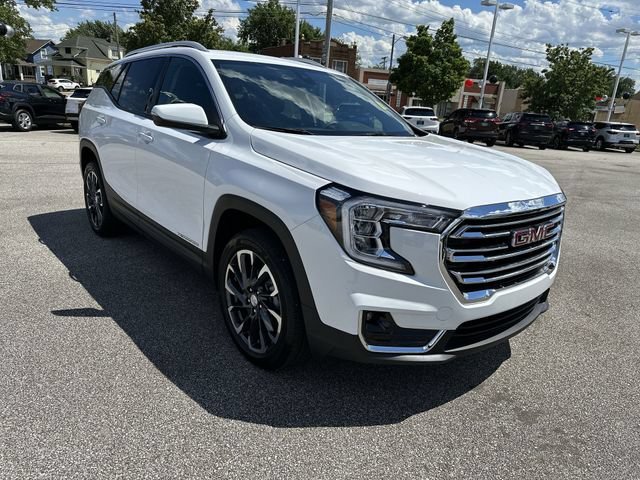 Used 2024 GMC Terrain SLT w/ LPO, Floor Liner Package AWD/4WD image 11