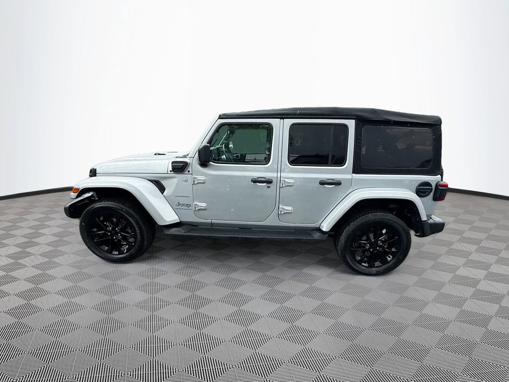 Used 2023 Jeep Wrangler Unlimited Sahara w/ Safety Group AWD/4WD image 9