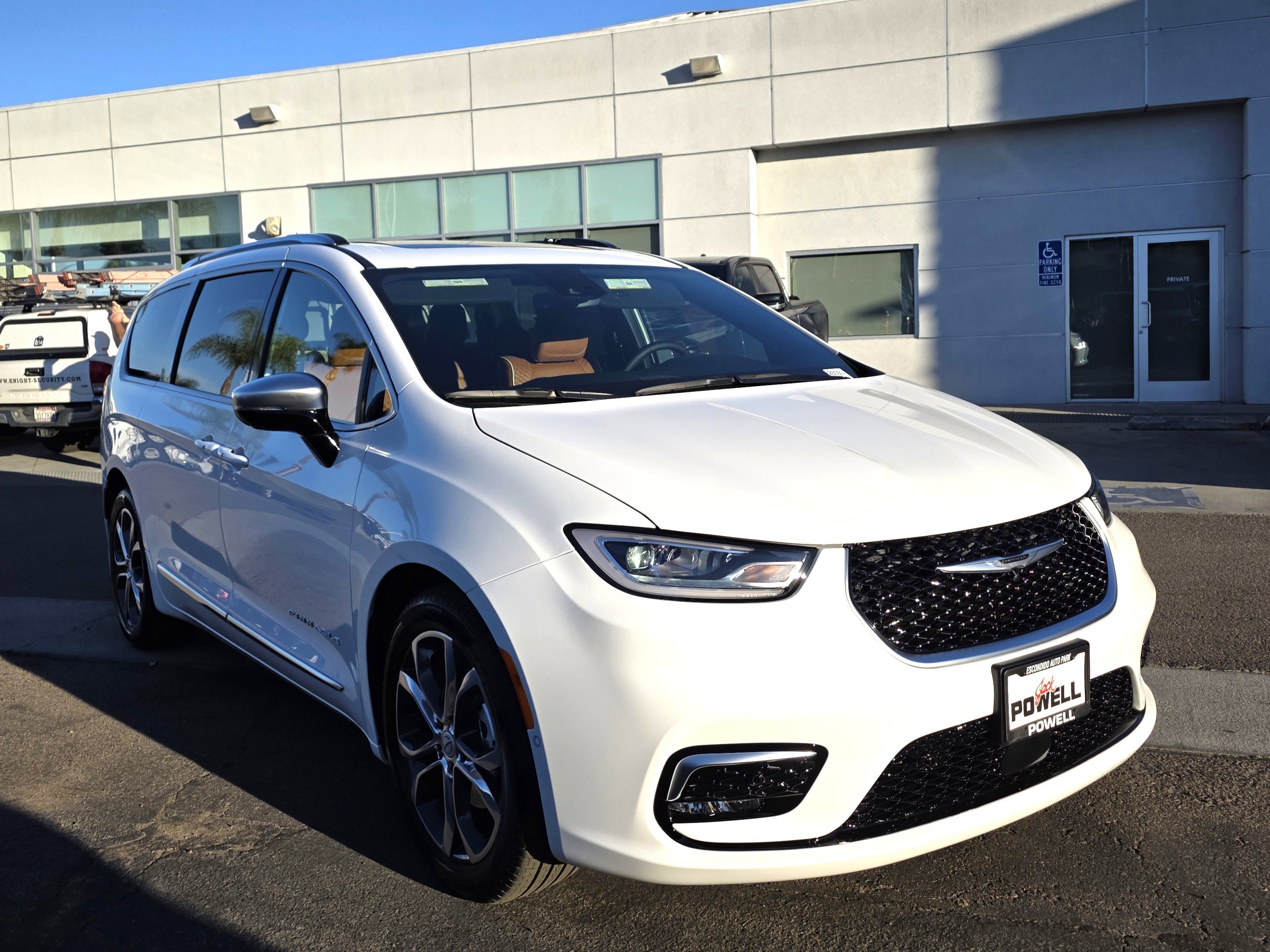 New 2026 Chrysler Pacifica Pinnacle image 6
