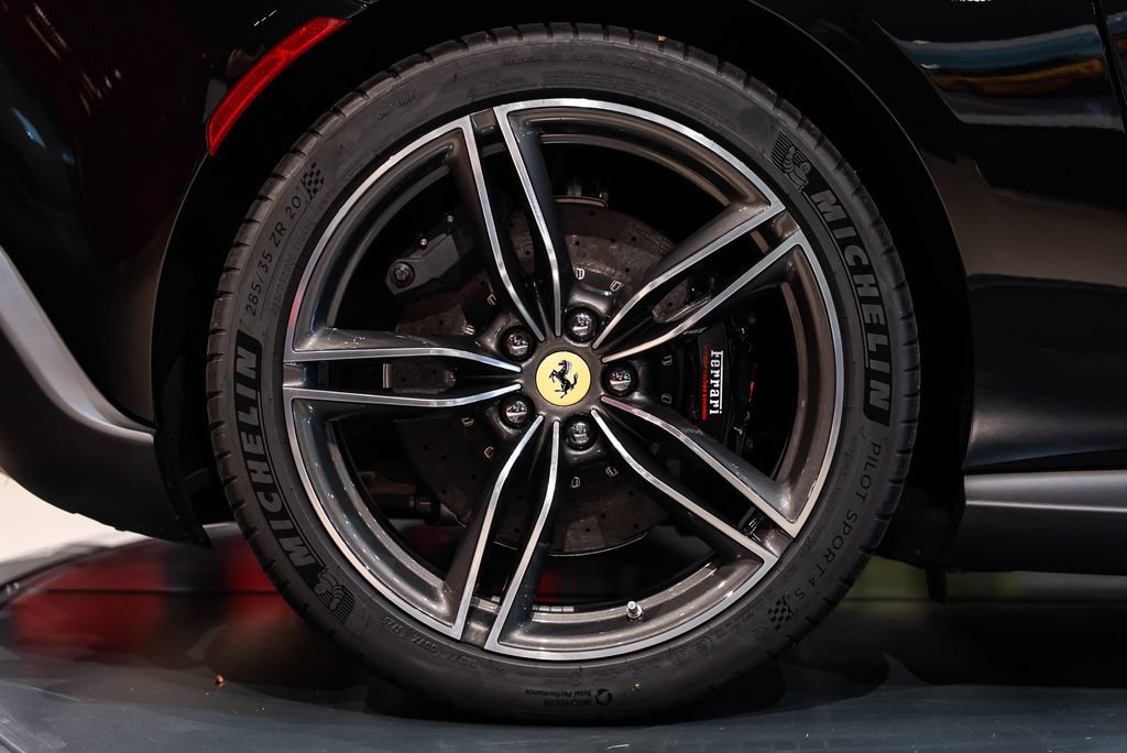 Used 2026 Ferrari Roma Spider RWD image 15