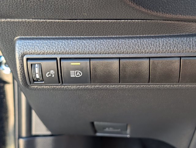 Used 2025 Toyota Corolla SE FWD image 30