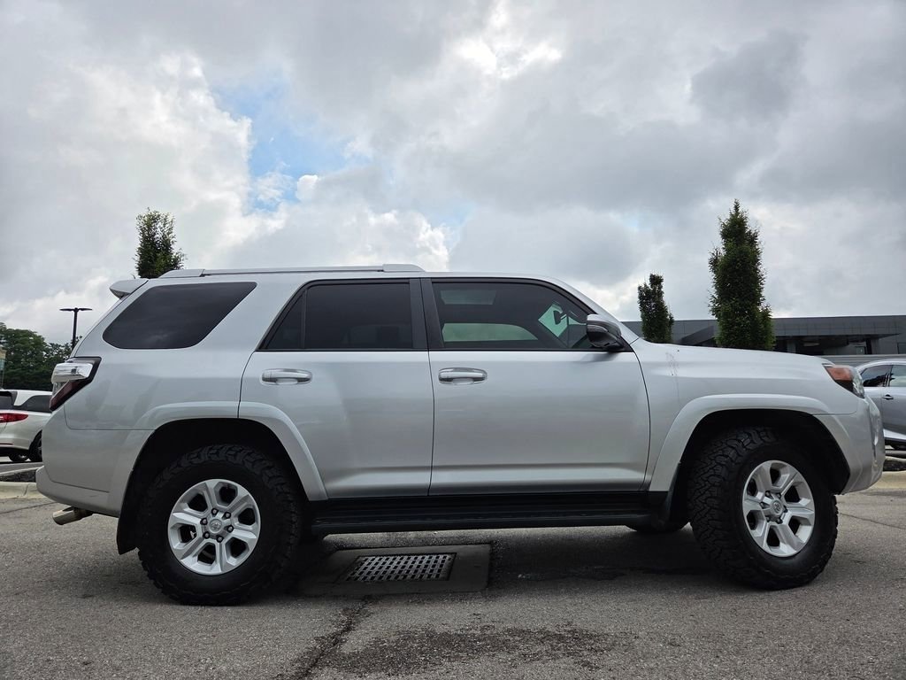 Used 2016 Toyota 4Runner SR5 Premium AWD/4WD image 30