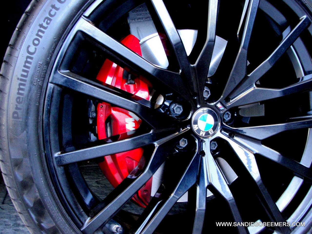 Used 2021 BMW X6 xDrive40i w/ M Sport Package image 2