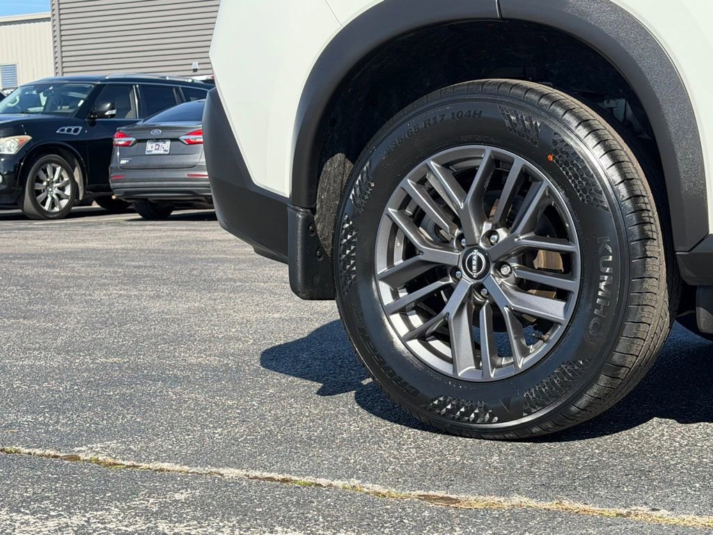 Used 2023 Nissan Rogue S image 36