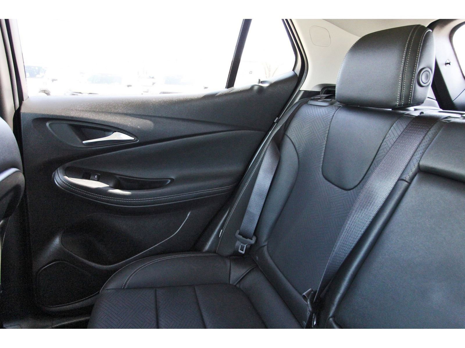 Used 2023 Buick Encore GX Essence w/ Experience Buick Package image 11