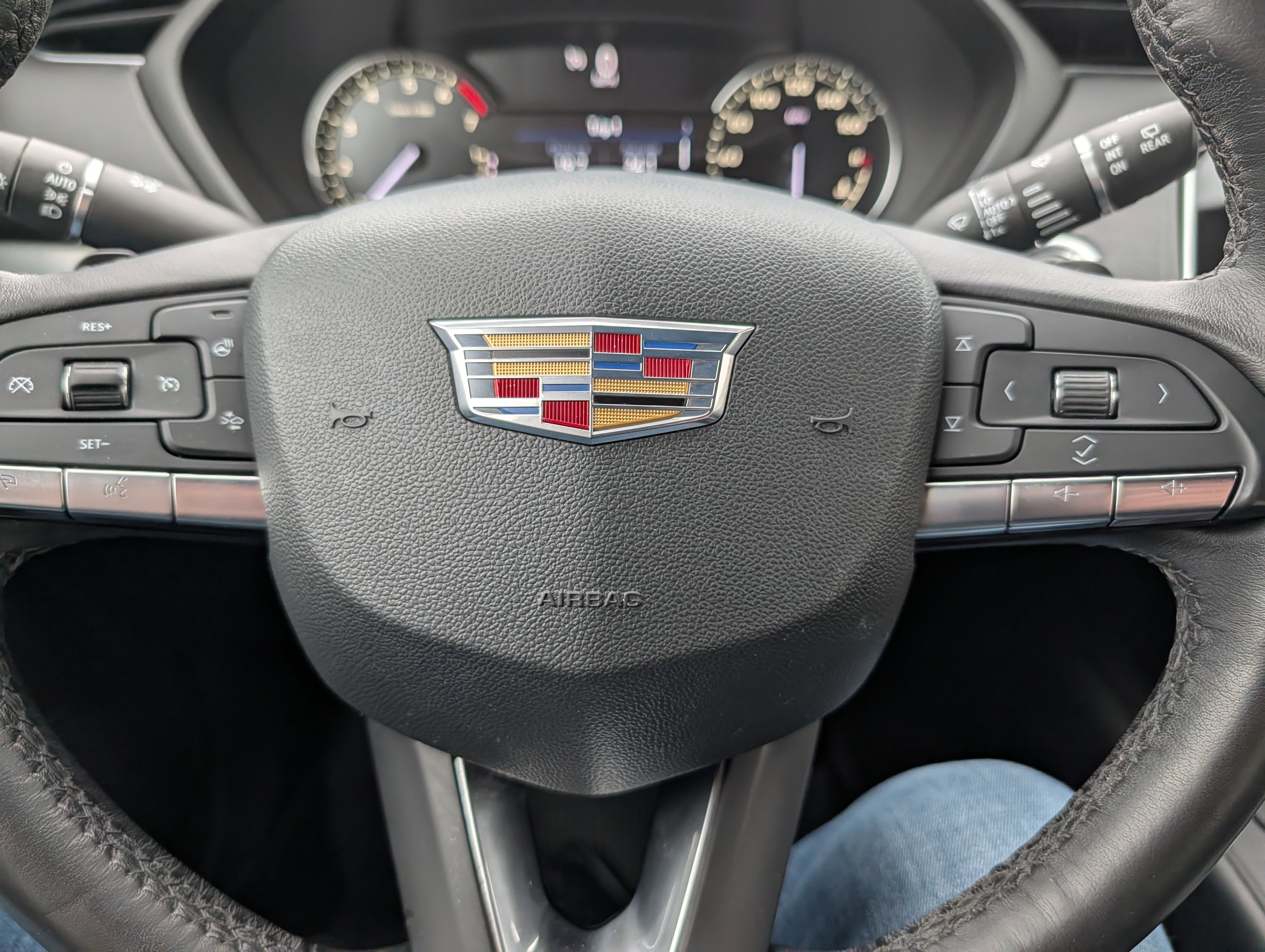 Used 2020 Cadillac XT4 Premium Luxury w/ Cold Weather Package image 15