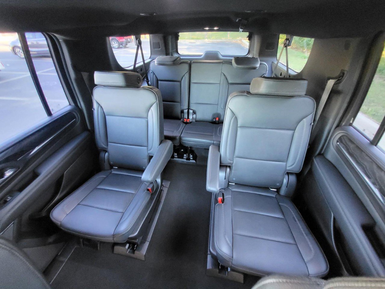 Used 2022 GMC Yukon XL Denali AWD/4WD image 13