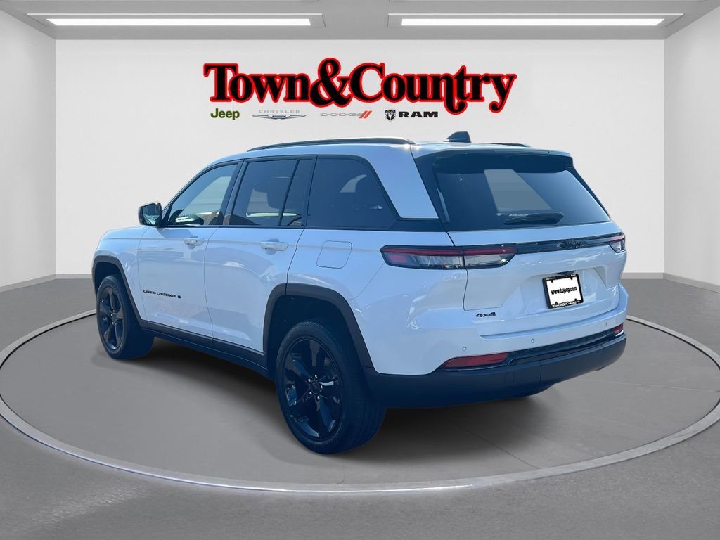 Certified 2023 Jeep Grand Cherokee Altitude image 8