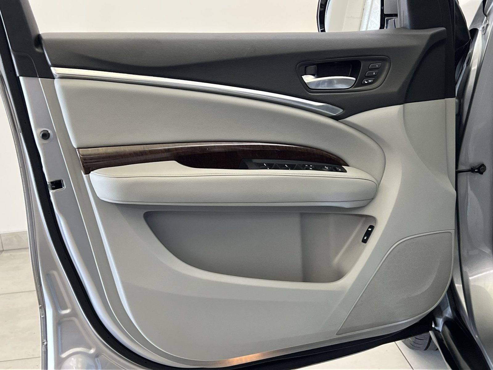 Used 2019 Acura MDX SH-AWD image 39