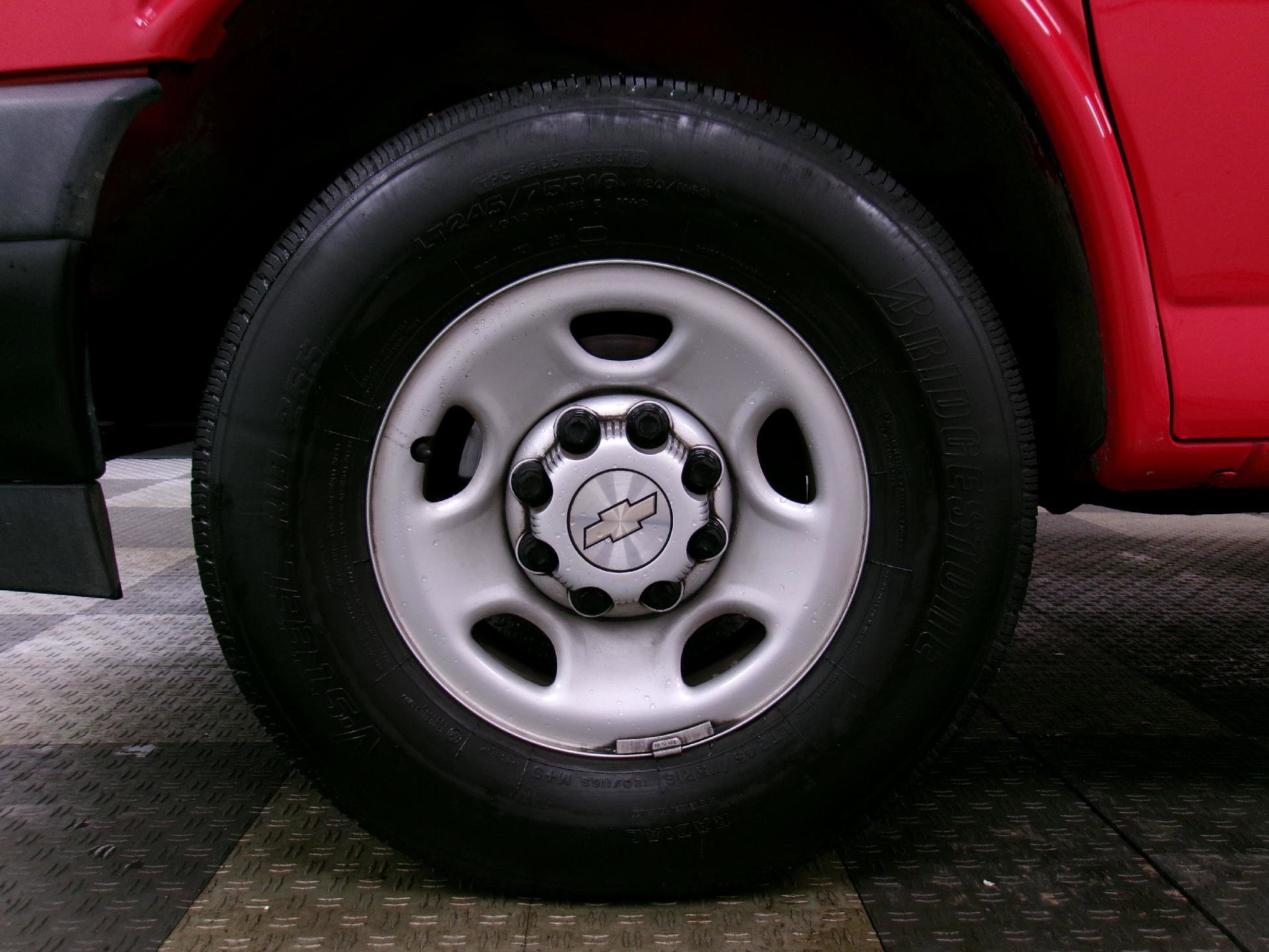 Used 2019 Chevrolet Express 2500 w/ Communications Package image 15