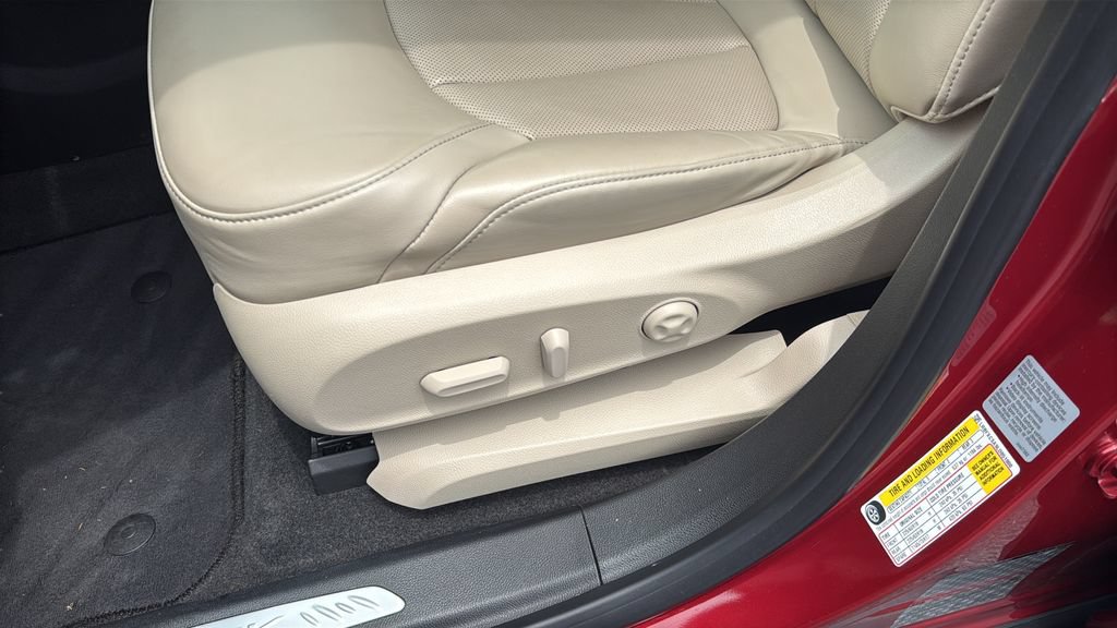 Used 2020 Buick Envision Essence FWD image 11