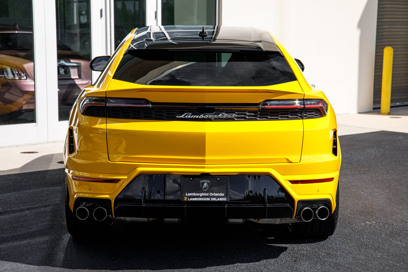Used 2025 Lamborghini Urus SE AWD/4WD image 16