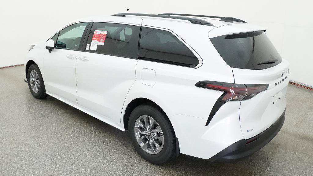 New 2026 Toyota Sienna XLE FWD image 8
