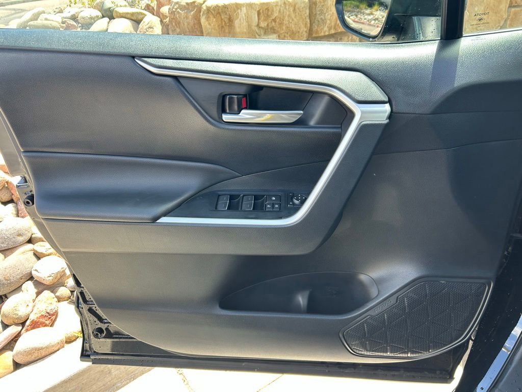 Used 2024 Toyota RAV4 AWD Hybrid image 9