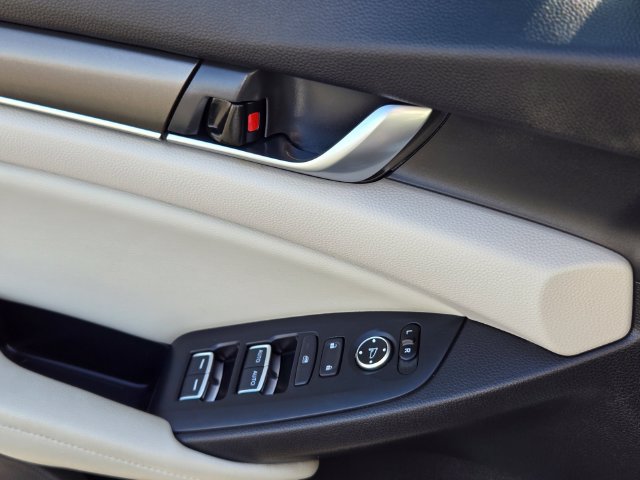 Certified 2018 Honda Accord LX image 25
