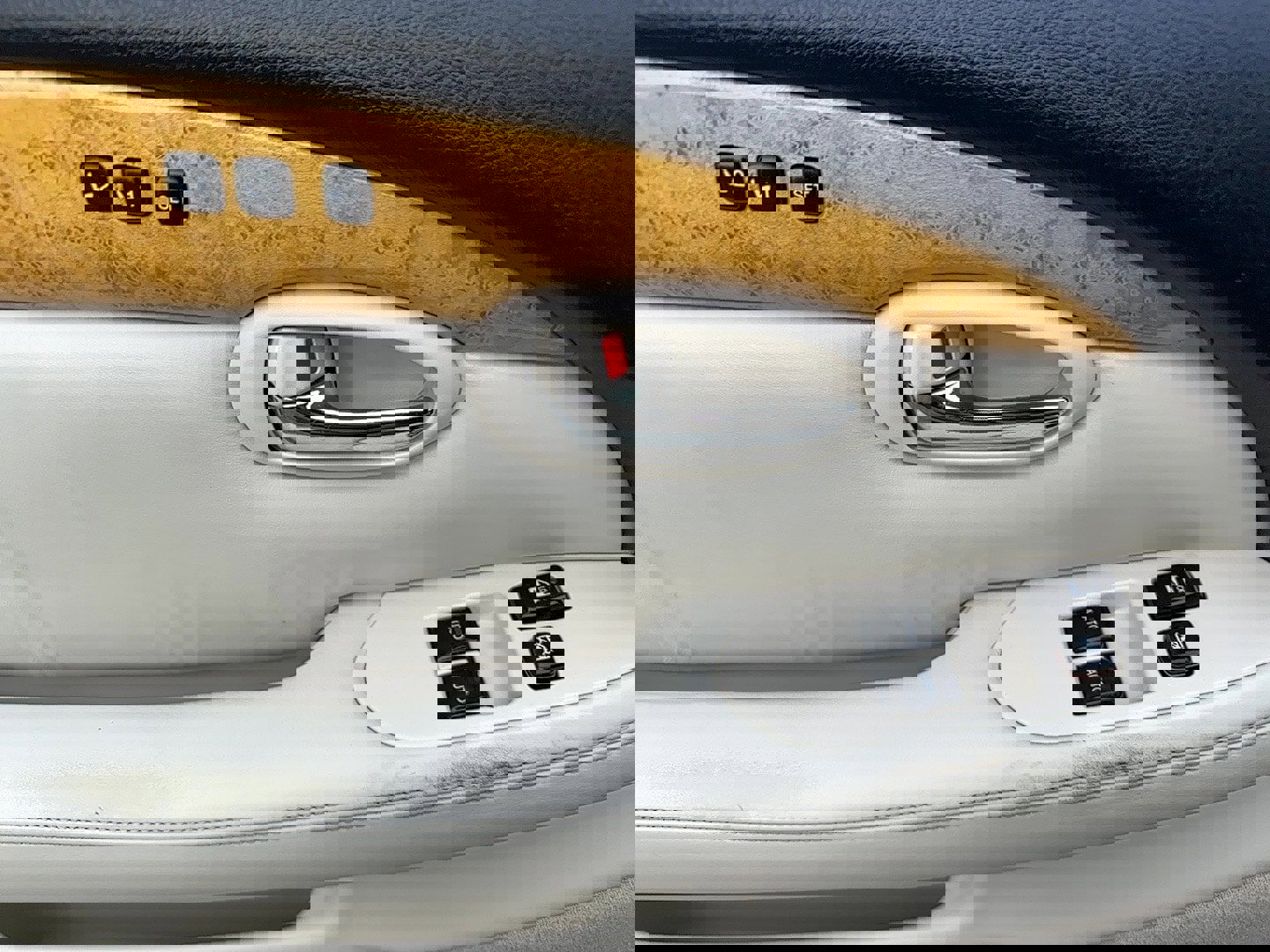 Used 2005 Lexus SC 430 Convertible image 13