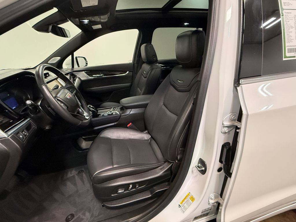 Used 2023 Cadillac XT6 Premium Luxury image 12