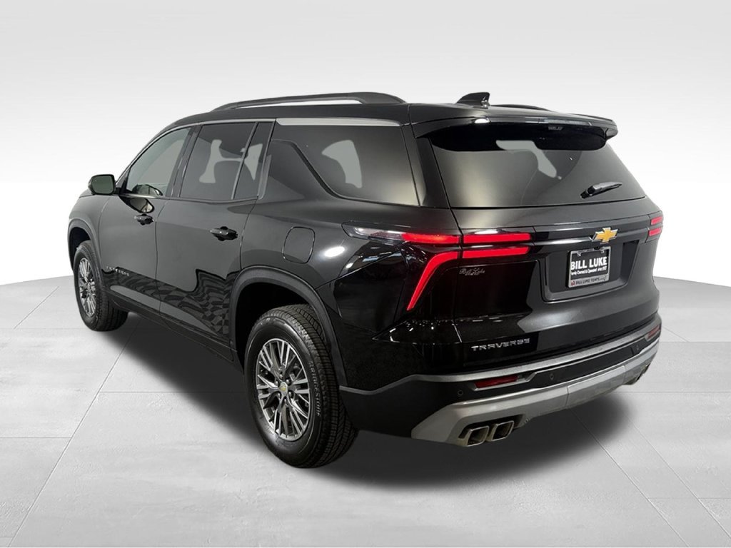 Used 2026 Chevrolet Traverse LT w/ Driver Confidence Package FWD image 9