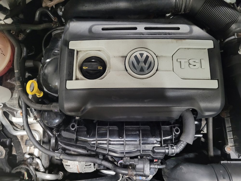 Used 2014 Volkswagen GTI Wolfsburg Edition image 30
