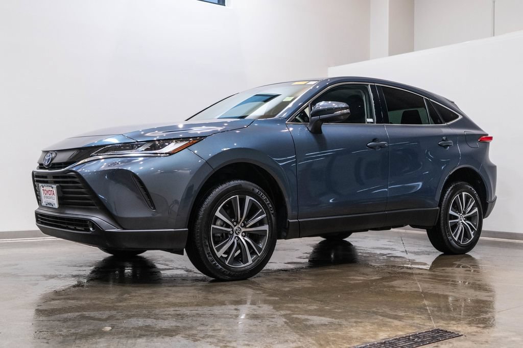 Certified 2024 Toyota Venza LE AWD/4WD image 3