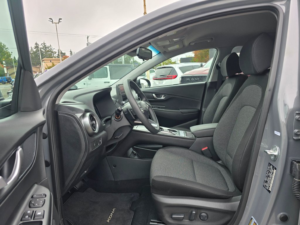 Used 2023 Hyundai Kona SE FWD image 18
