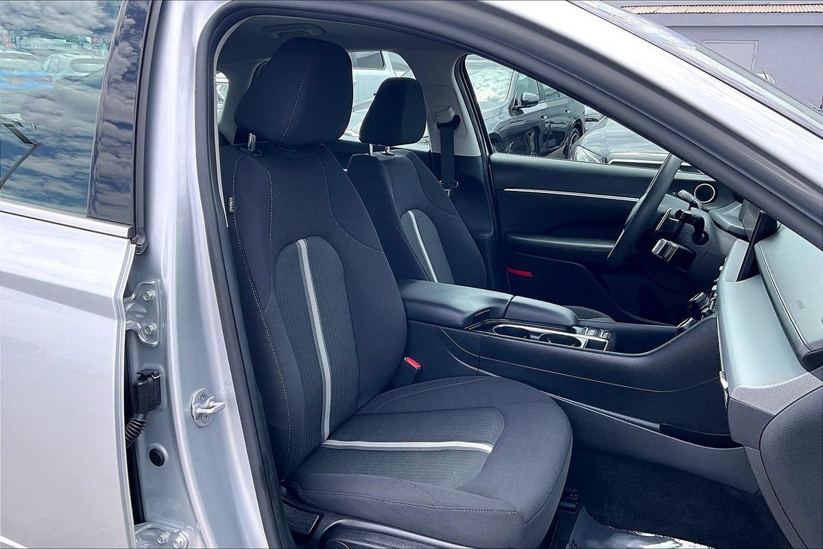 Used 2025 Hyundai Sonata SEL FWD image 15