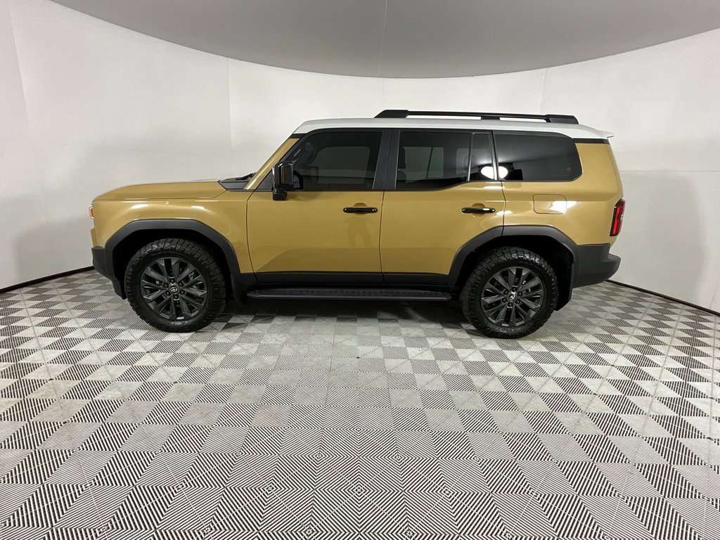 Used 2024 Toyota Land Cruiser image 2