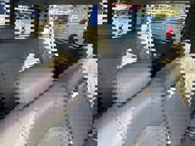 Used 2000 Chevrolet Suburban LS w/ LS Preferred Equipment Group image 12