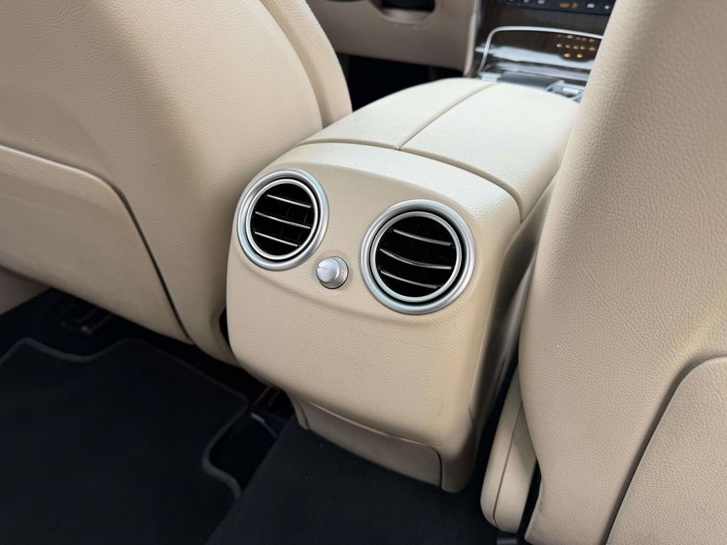 Used 2021 Mercedes-Benz GLC 300 4MATIC image 18