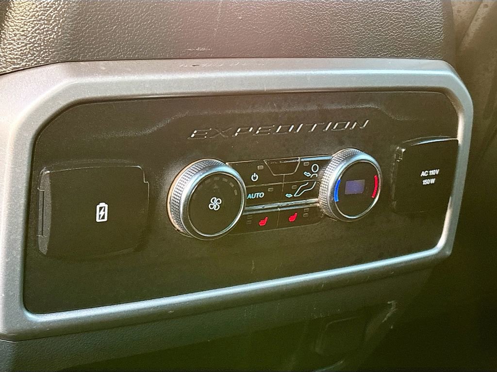 Used 2023 Ford Expedition Limited image 25