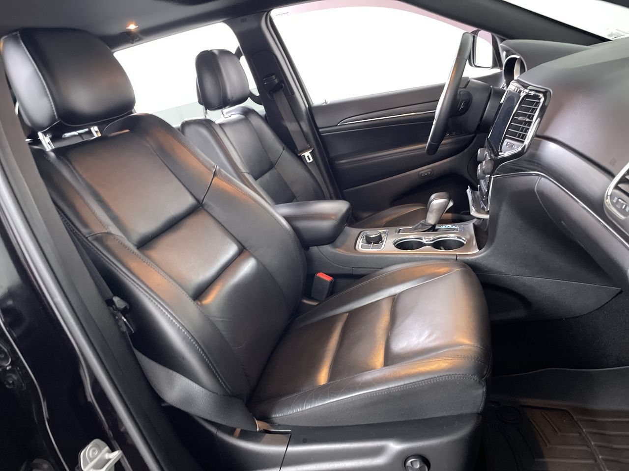 Used 2021 Jeep Grand Cherokee Limited AWD/4WD image 26