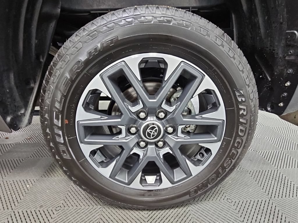 Used 2024 Toyota Tundra Limited AWD/4WD image 43
