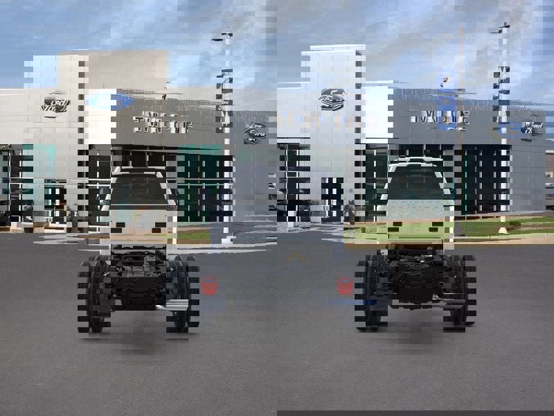 New 2025 Ford F450 XLT w/ XLT Value Package image 5