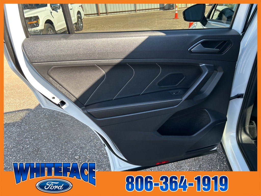 Used 2022 Volkswagen Tiguan SE R-Line image 33
