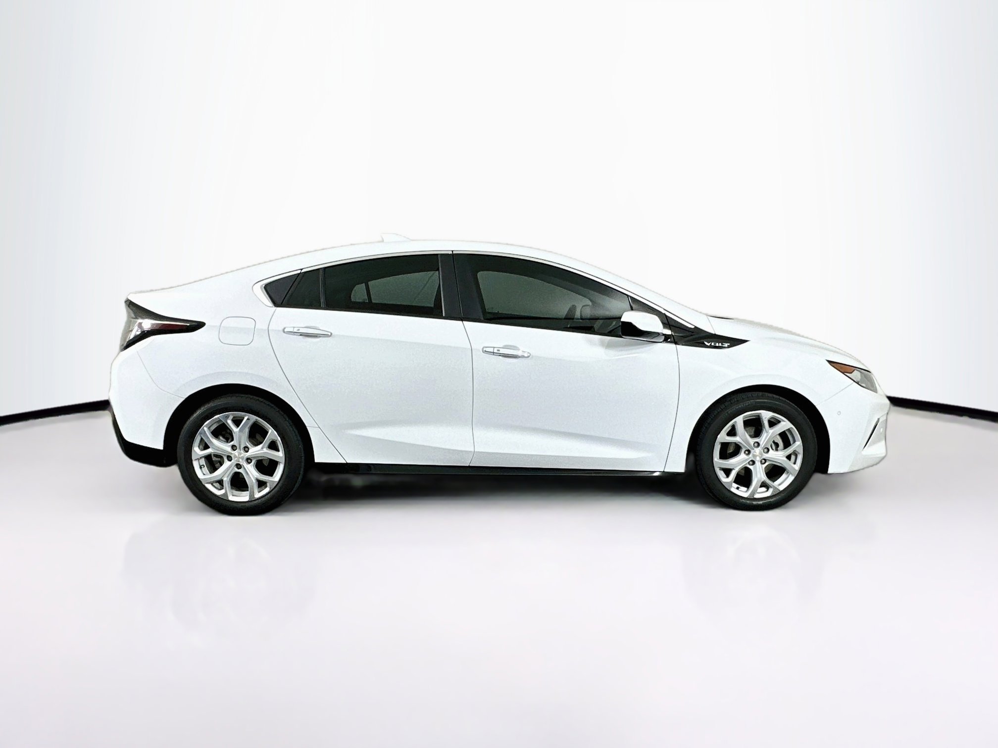 Used 2019 Chevrolet Volt Premier w/ Driver Confidence II Package FWD image 10