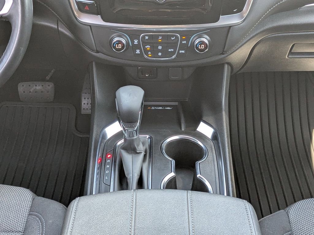 Certified 2022 Chevrolet Traverse LT w/ Midnight/Sport Edition FWD image 18