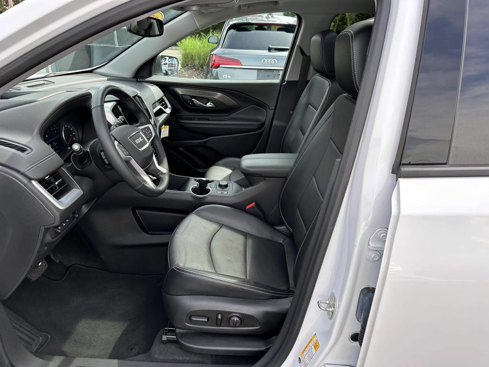 Used 2024 GMC Terrain SLT w/ Infotainment Package II AWD/4WD image 12
