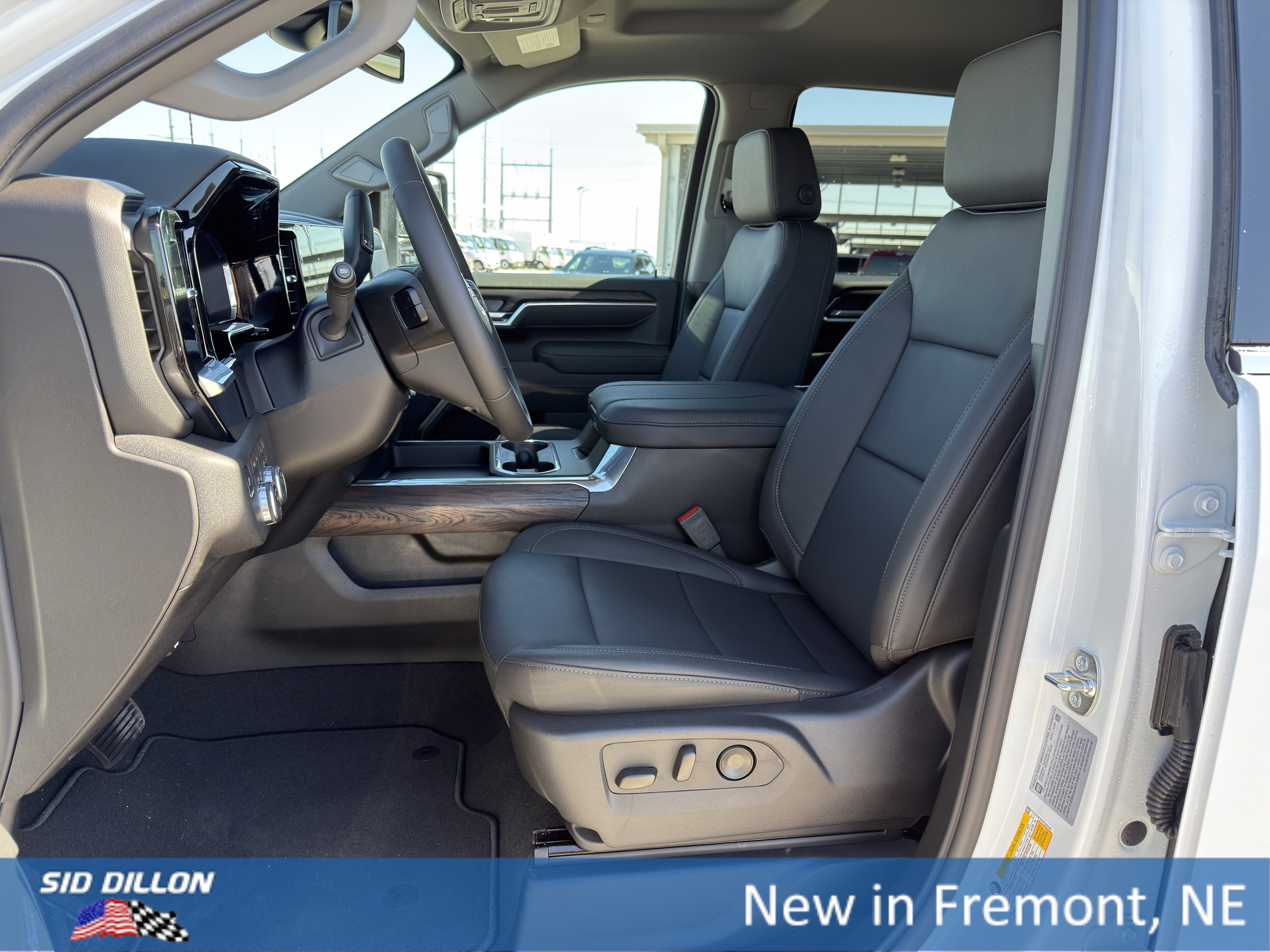 New 2026 GMC Sierra 3500 SLT w/ SLT Premium Package image 15