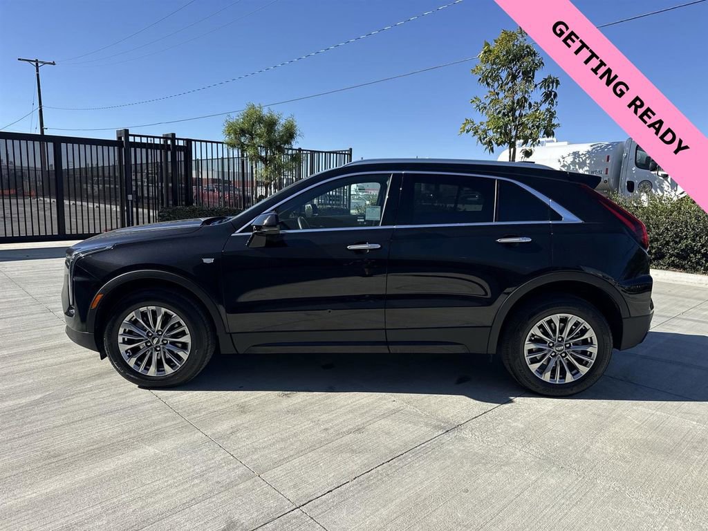 Used 2024 Cadillac XT4 Premium Luxury image 6