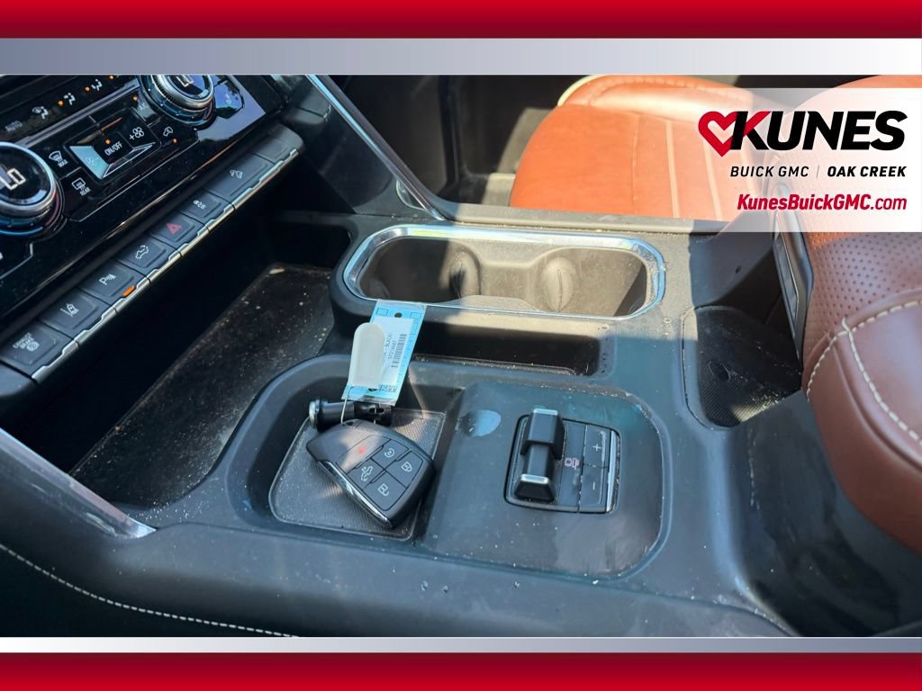 Used 2025 GMC Sierra 2500 Denali Ultimate w/ Snow Plow Prep/Camper Package AWD/4WD image 21