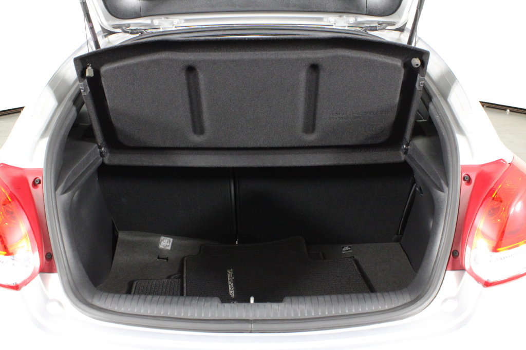 Used 2017 Hyundai Veloster Value Edition w/ Graphic Package (Lower Body) FWD image 16