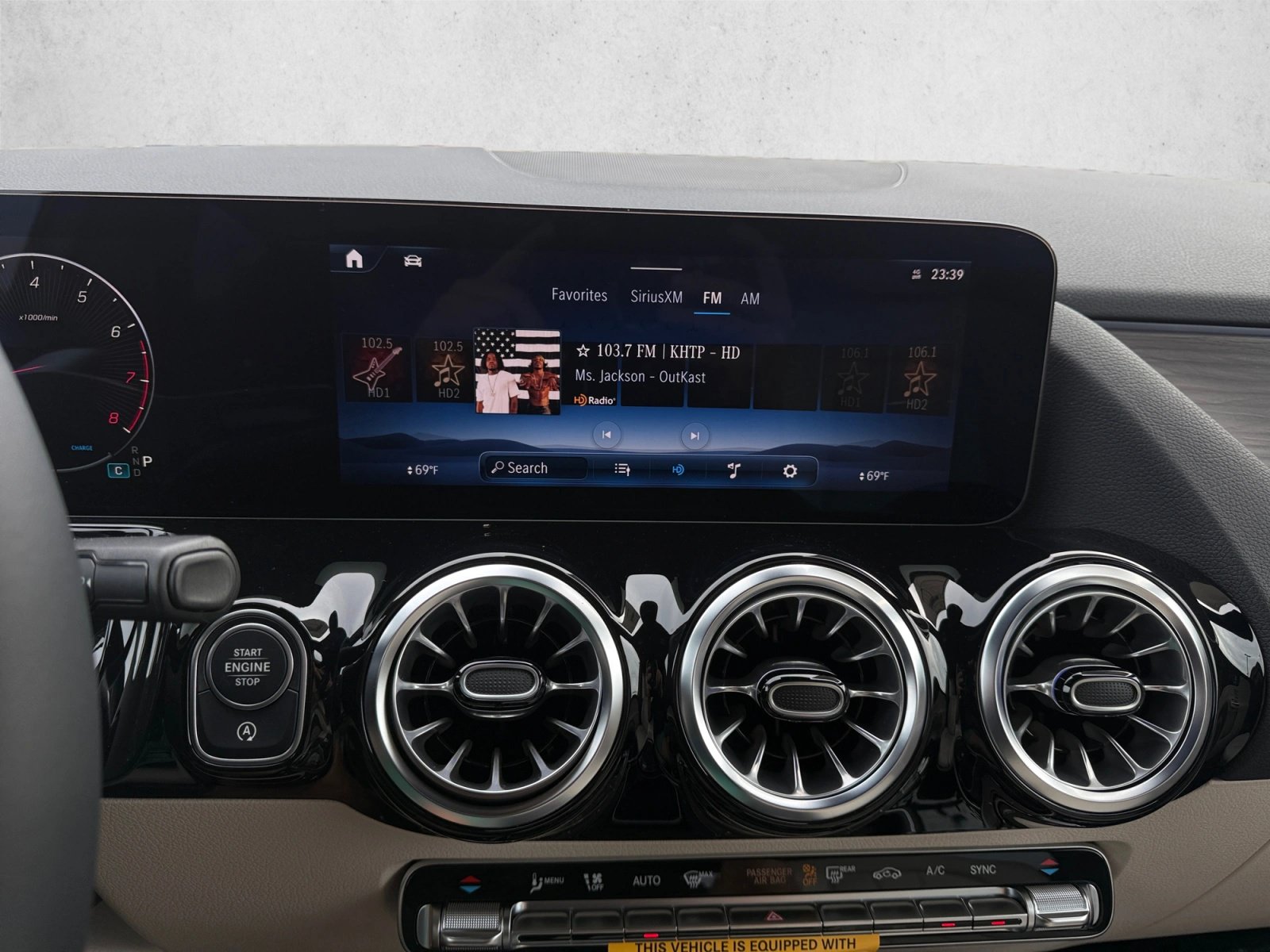 New 2026 Mercedes-Benz GLA 250 4MATIC image 14