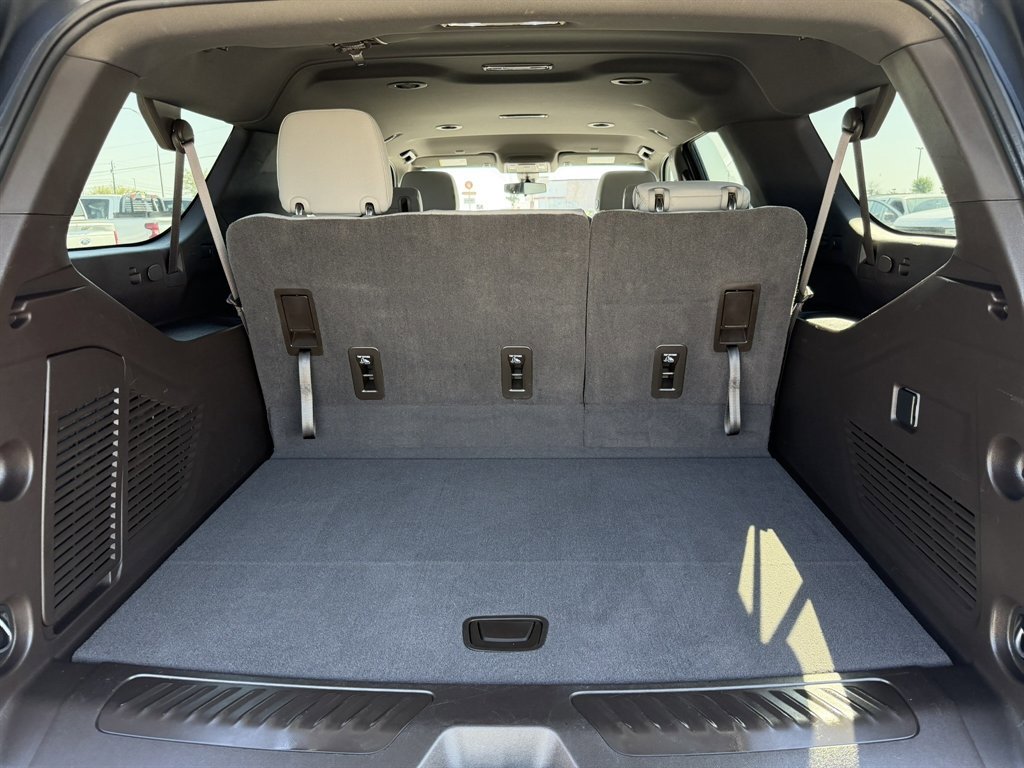Used 2021 Chevrolet Suburban LS image 11