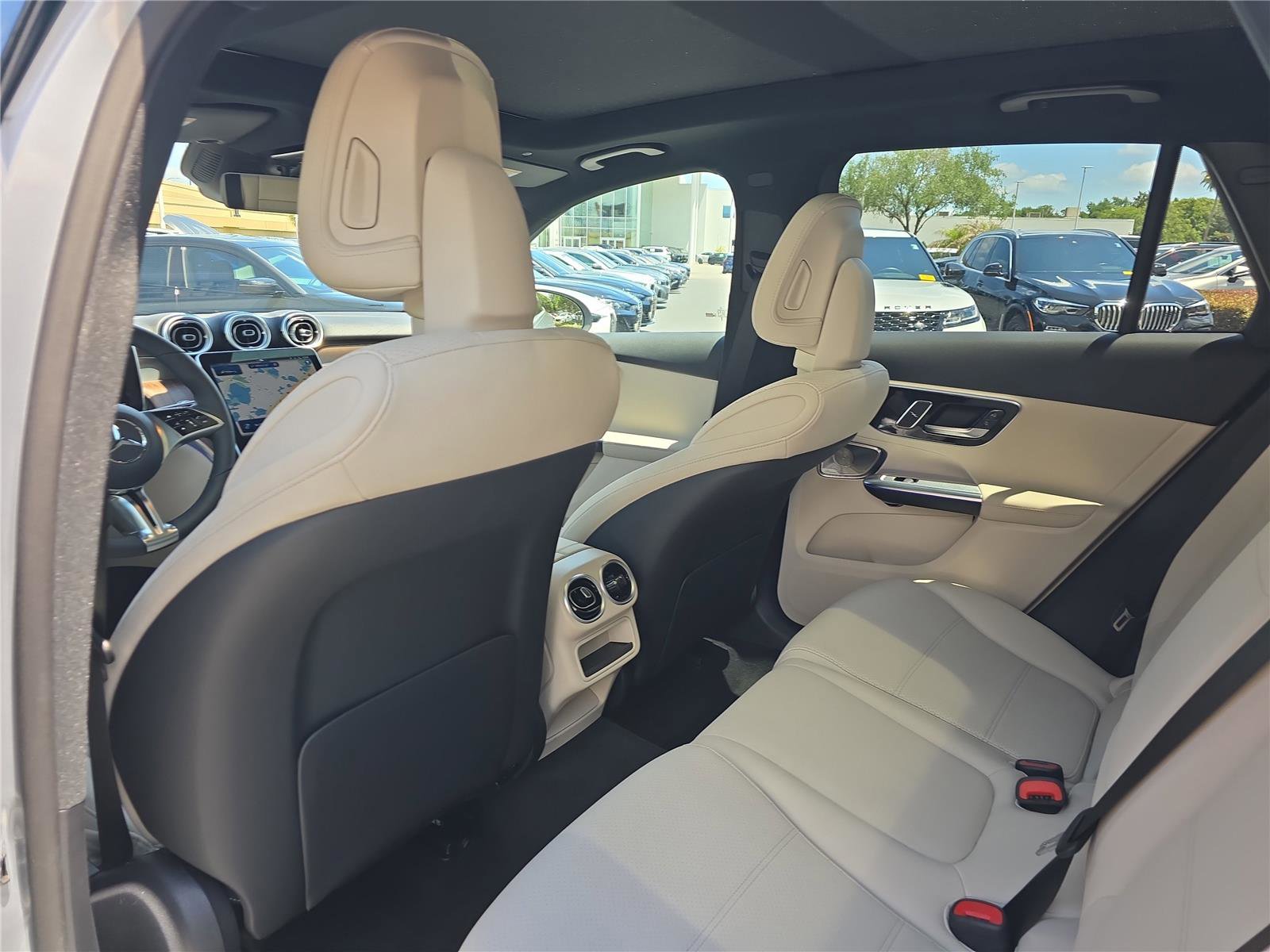 Used 2026 Mercedes-Benz GLC 300 4MATIC image 12