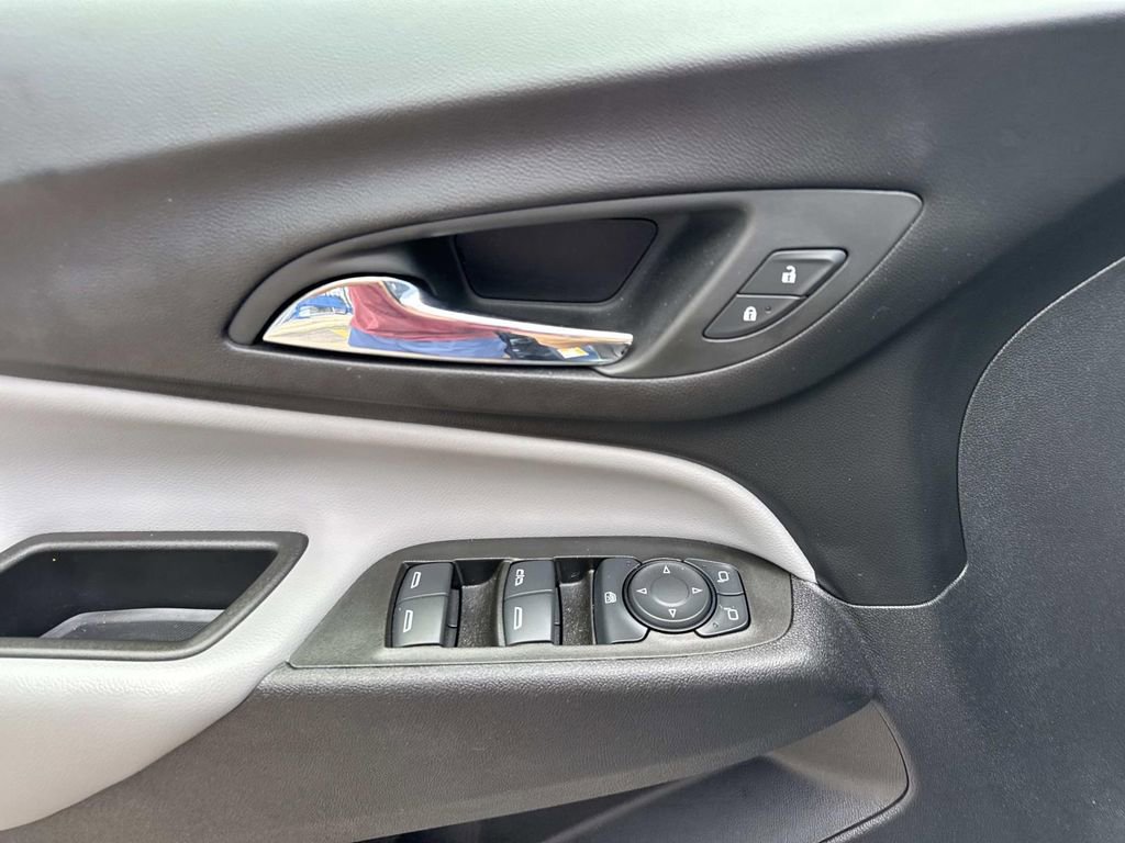 Used 2024 Chevrolet Equinox LS w/ LS Convenience Package FWD image 21