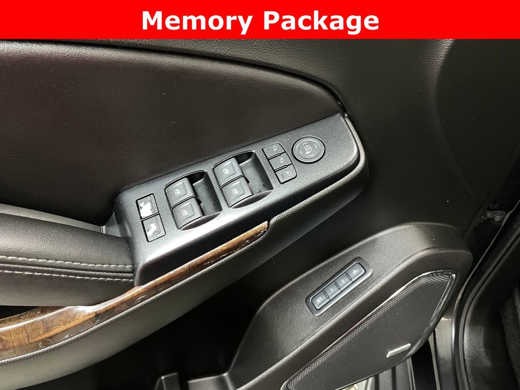 Used 2018 Chevrolet Tahoe LT image 11