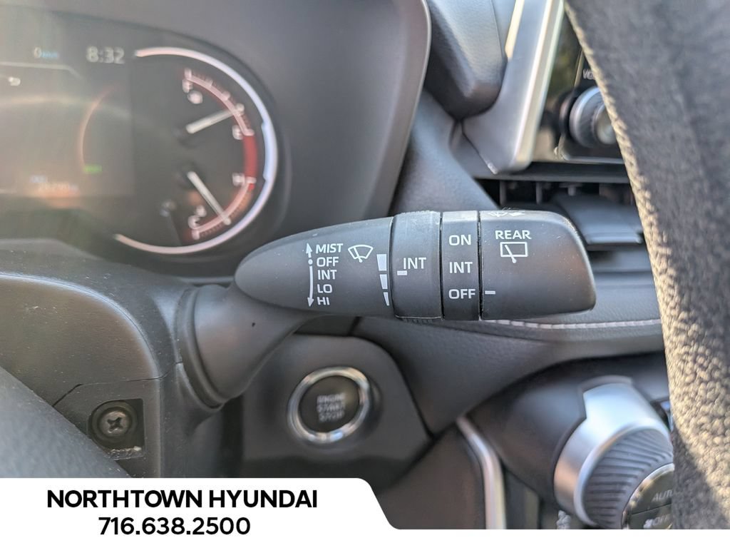 Used 2025 Toyota RAV4 XLE AWD/4WD image 26